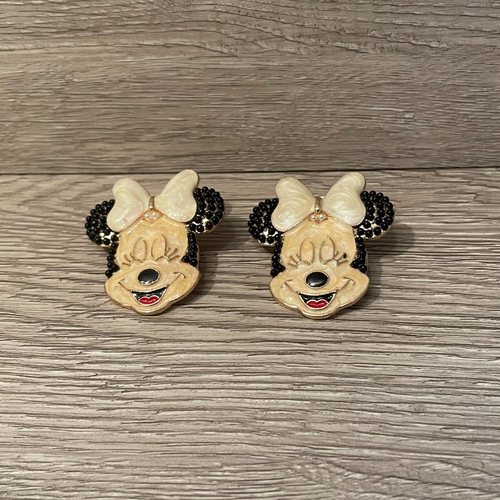 3/$35 Minnie Mouse - Mickey and Friends // Disneyland Disney World Earrings - Picture 3 of 5